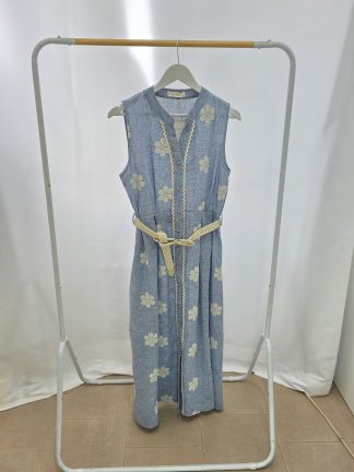 Abito misto lino con ricami macramè