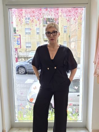 Completo con giacca a volant