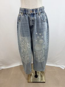 Jeans baggy ricamato